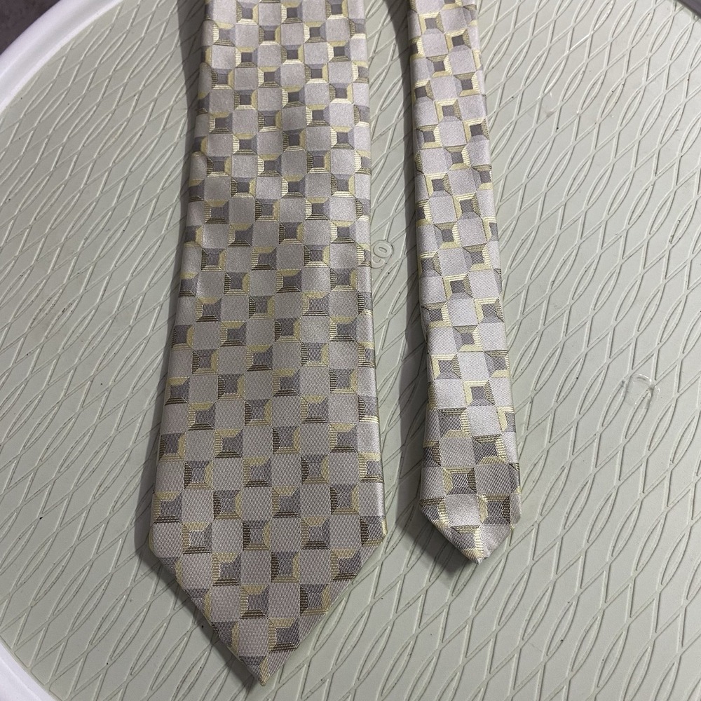 Claiborne Men's 100% Silk NeckTie Cream/Yellow&Gray Geometric 58" 3.75"‎